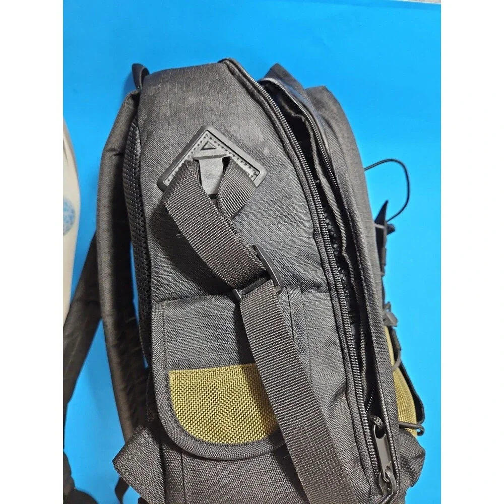 Canon 200EG Deluxe Backpack Camera Bag Olive Green & Black